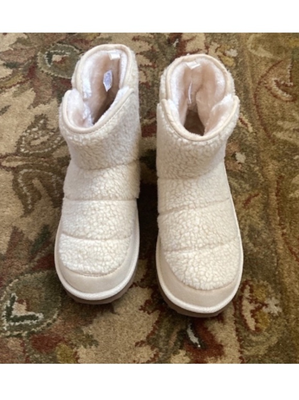 NWOT! Old Navy Sherpa Boot